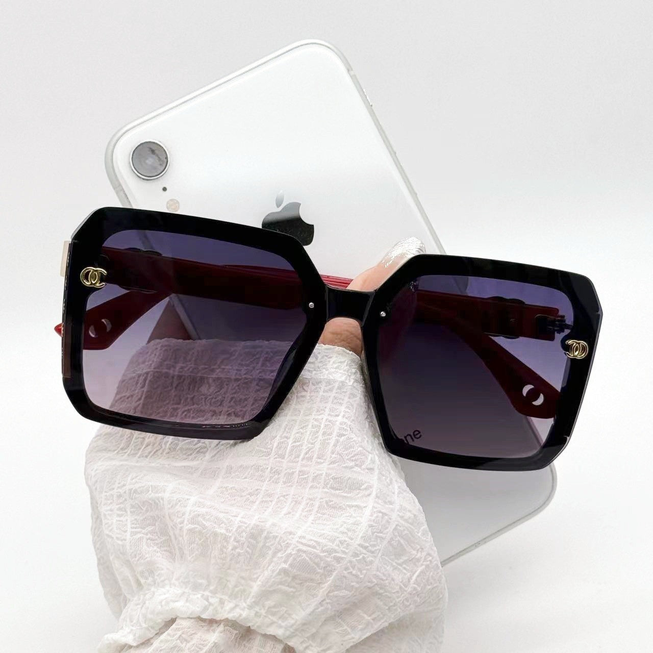 Damen Modische Sonnenbrille mit markantem eckigen Rahmen und luxuriösen Akzenten Karnz