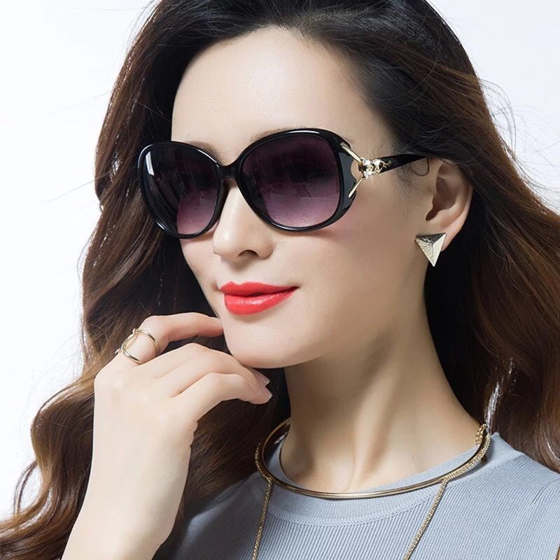Damen Cat-Eye Sonnenbrille mit luxuriösen goldenen Akzenten Karnz