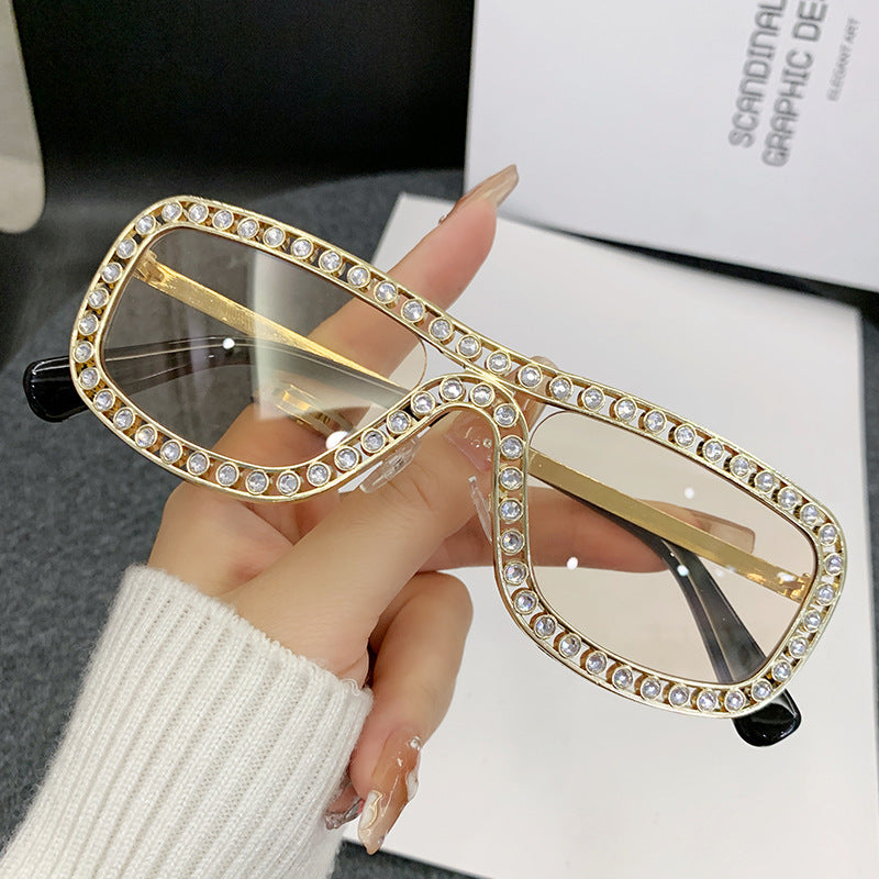 Damen extravagante Cat-Eye Sonnenbrille mit goldenen Akzenten Karnz