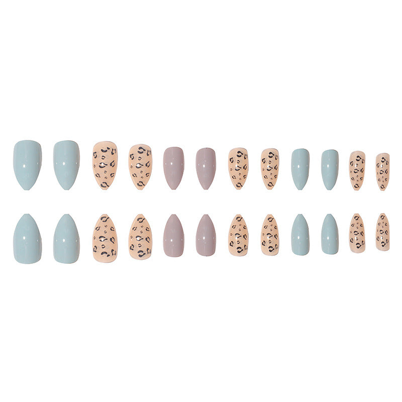 Stylisches Langzeit-Press-On-Nagelset mit abstraktem Leopardenmuster Karnz