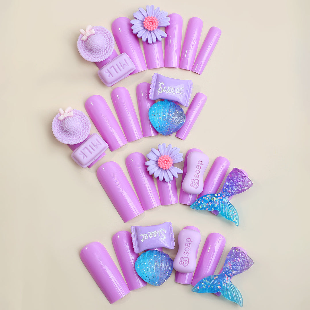 Dekoratives Nagelkunst-Set mit floralen und Juwelenakzenten Karnz