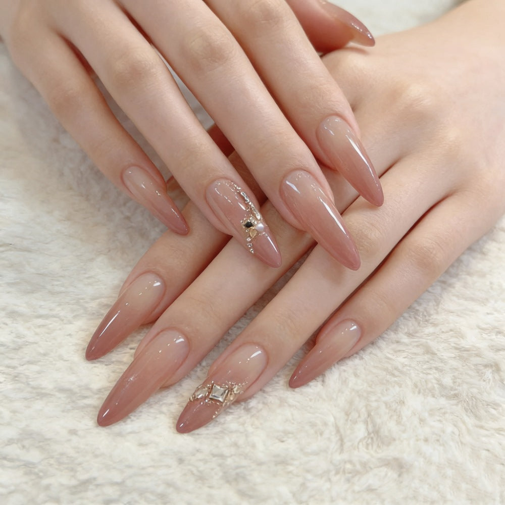 Künstlerisches Press-On-Nagelset mit einzigartigen Schleifen- und Herzakzenten Karnz