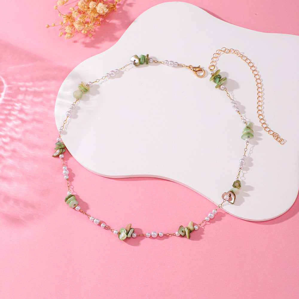 Elegante florale Perlenkette Karnz