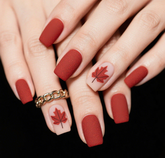 Künstlerische herbstliche Nagelkunst Karnz