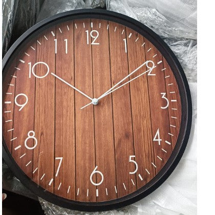 Wanduhr mit Holzoptik Karnz