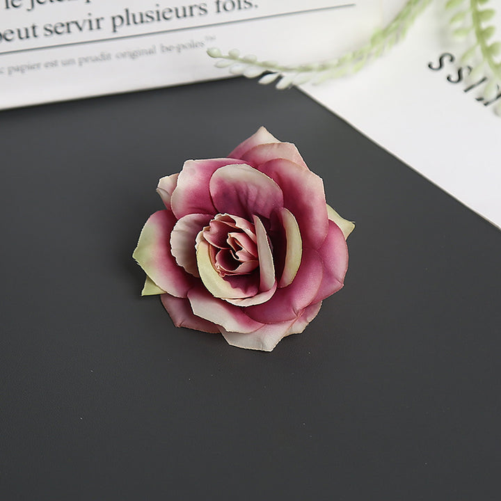 Blumenbrosche für dekorative Zwecke und Anzeige