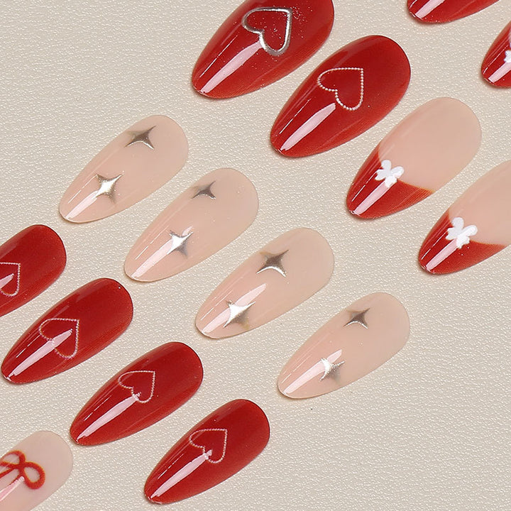 Romantische Herz-Themen Press-On Nagelkunst