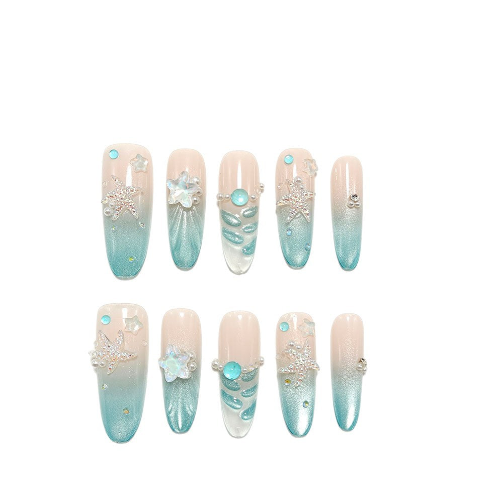 Kunstnägel mit Glitzerndem Sommerdesign Karnz