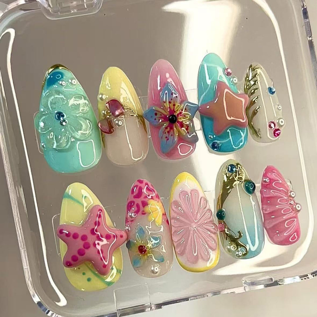 Bunte Kunstnägel mit Strass Karnz