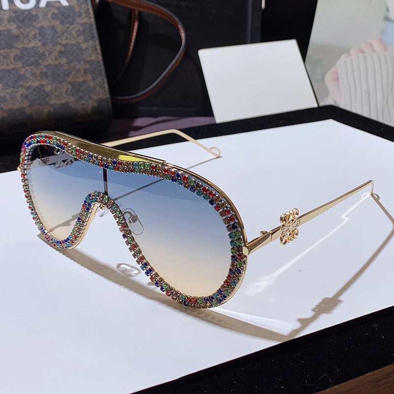 Damen Glamouröse Oversized-Sonnenbrille mit strassbesetzten Akzenten Karnz
