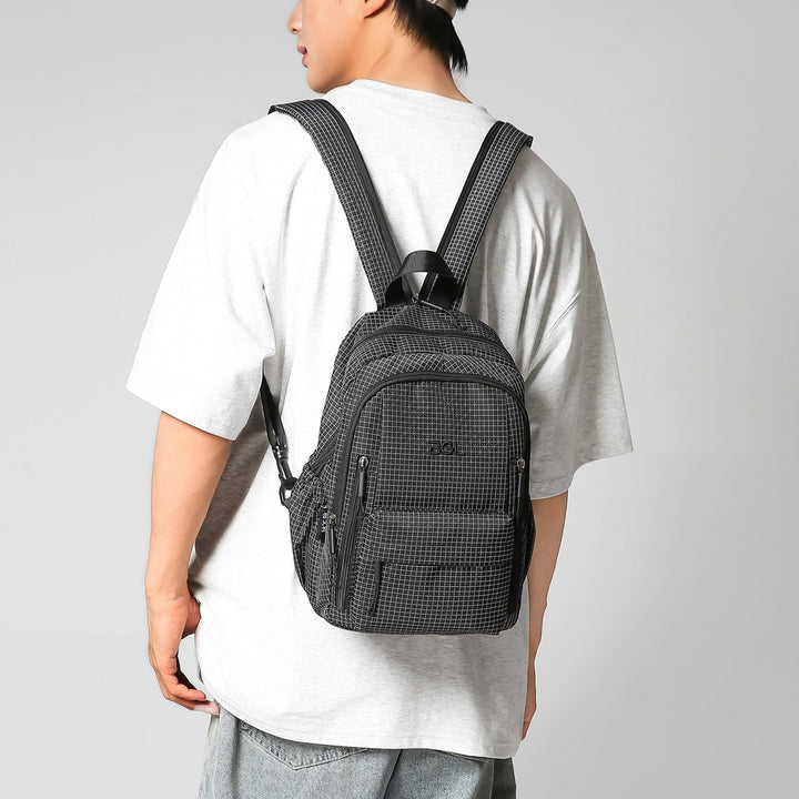 Texturierter Mehrfach-Taschen-Rucksack Karnz