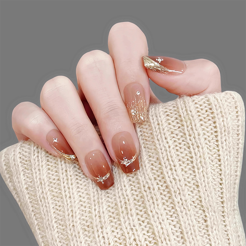 Elegante Glitzernde Press-On-Nagelkunst Karnz