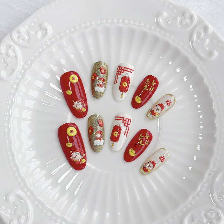 Künstlerisches Press-On Nagelkunstset mit Herz- und himmlischen Designs