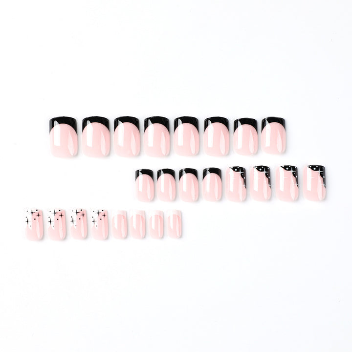 Kunstvolle Nagelkunst mit reflektierenden Akzenten Karnz