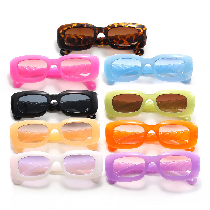 Damen modische quadratische Sonnenbrille mit einzigartigem gedrehten Bügeldesign Karnz