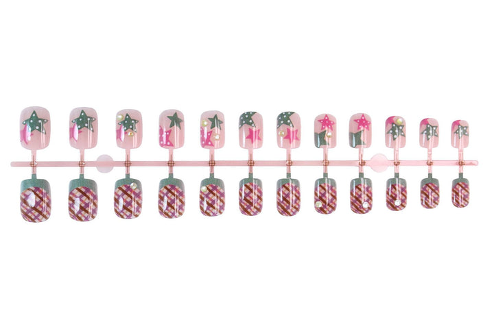 Kunstnagelset mit verspielten geometrischen Designs und Glitzerakzenten Karnz