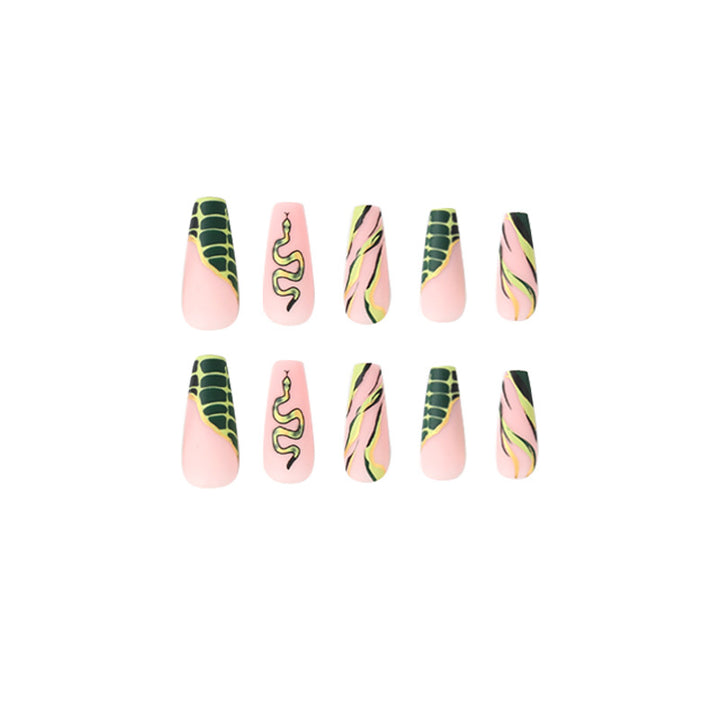 Kunstvolle Nagelverlängerungen mit Serpentinen-Design Karnz