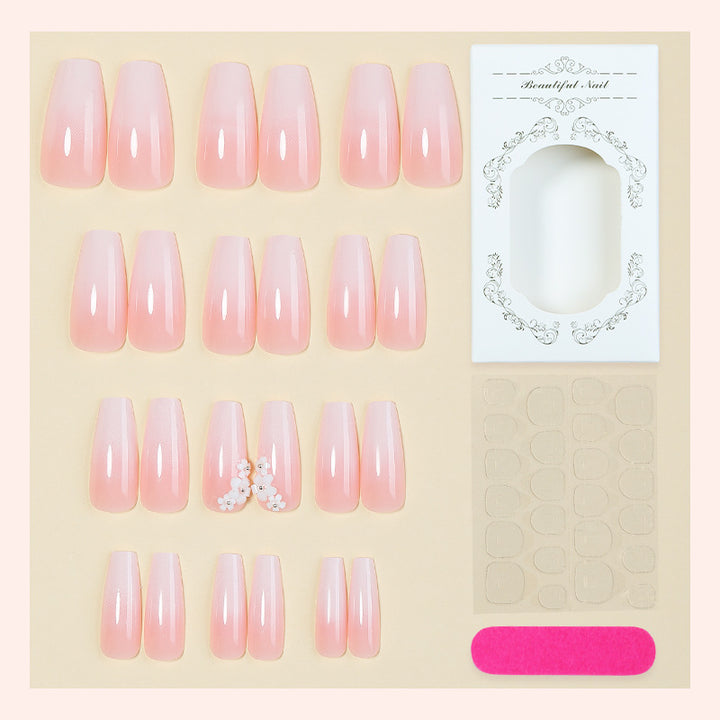Elegantes Press-On-Nagelset mit floralen Akzenten Karnz