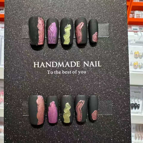 Handgefertigtes dekoratives Press-On Nagelkunst-Set mit einzigartigen Texturen