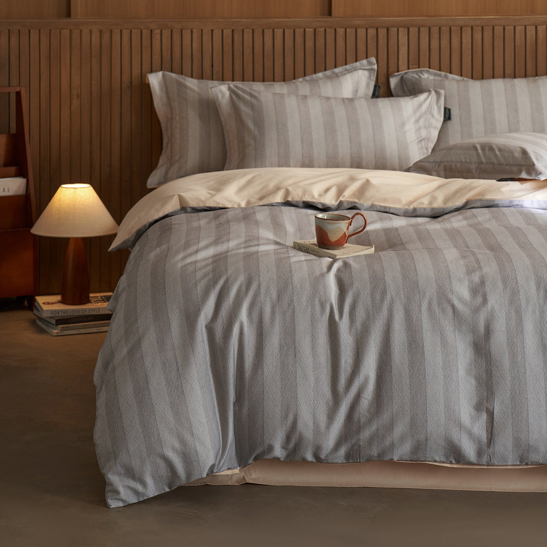 Wendbare Streifen Baumwoll-Satin Bettbezug Set mit tiefen Kissenbezügen
