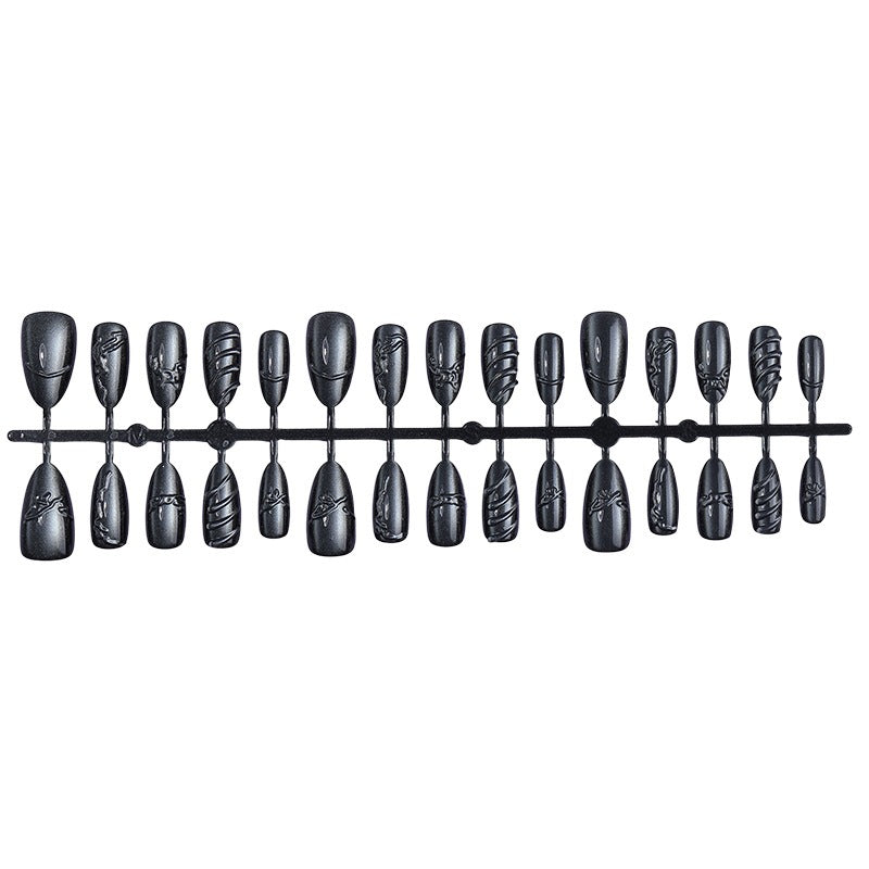 Kunstnagelset mit elegantem und schimmerndem Design Karnz