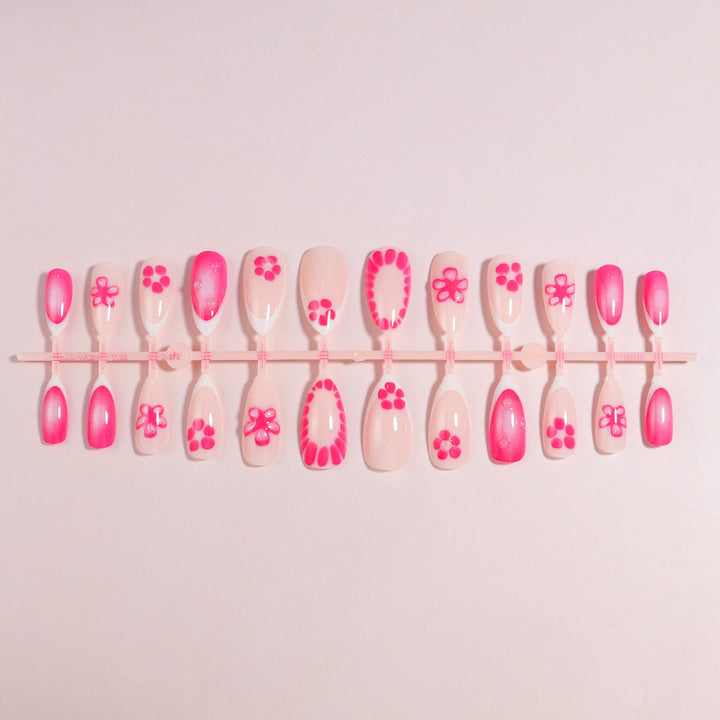 Premium Press-On Nail Set mit dekorativen Akzenten Karnz
