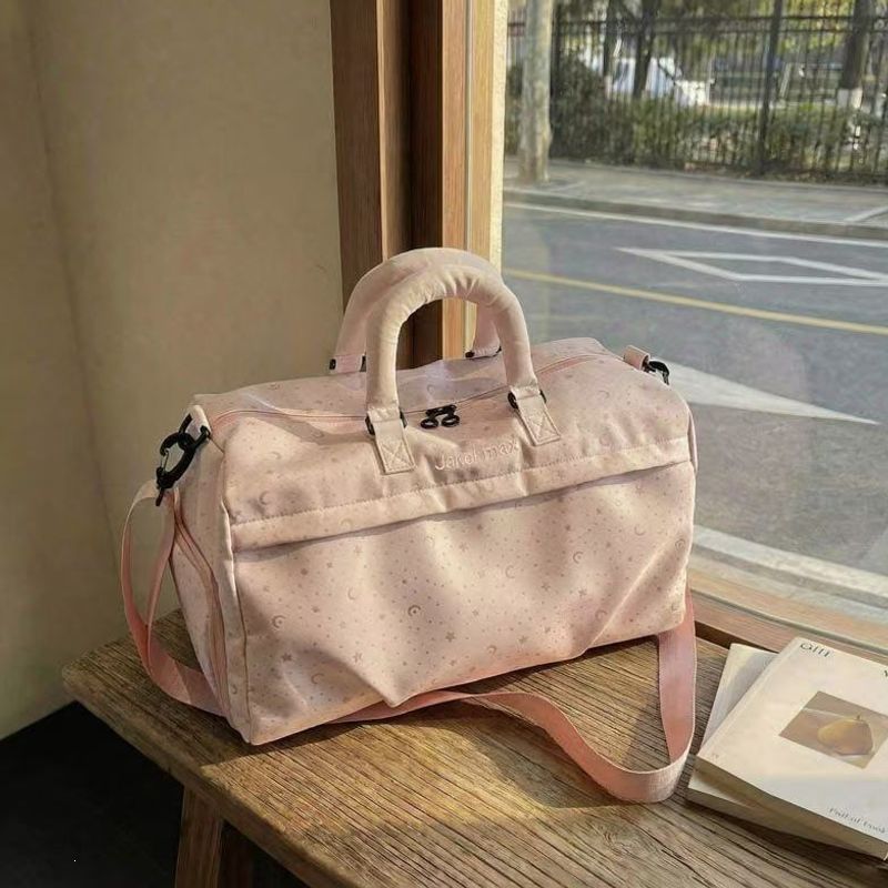 Vielseitige Reisetasche mit mehreren Fächern Karnz
