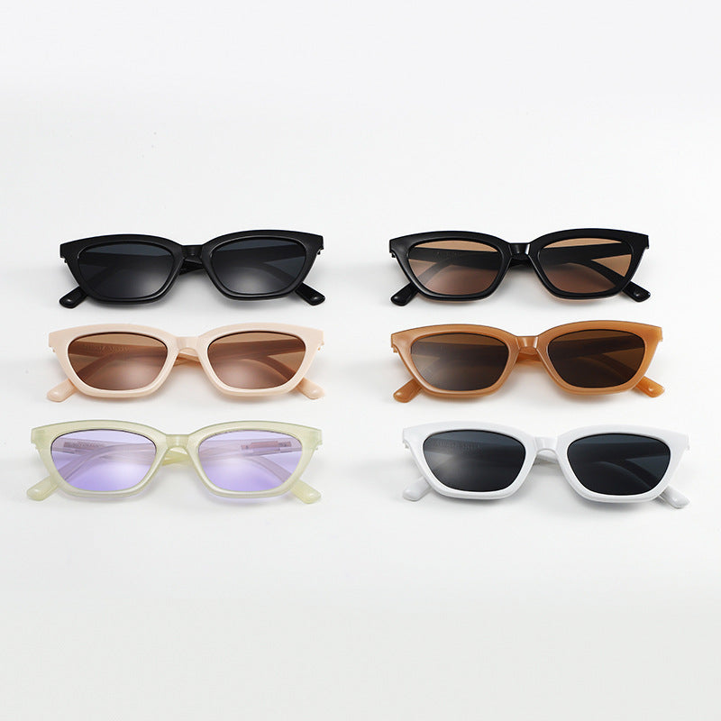 Damen modische Cat-Eye Sonnenbrille mit transparentem Rahmen und verspiegelten Gläsern Karnz