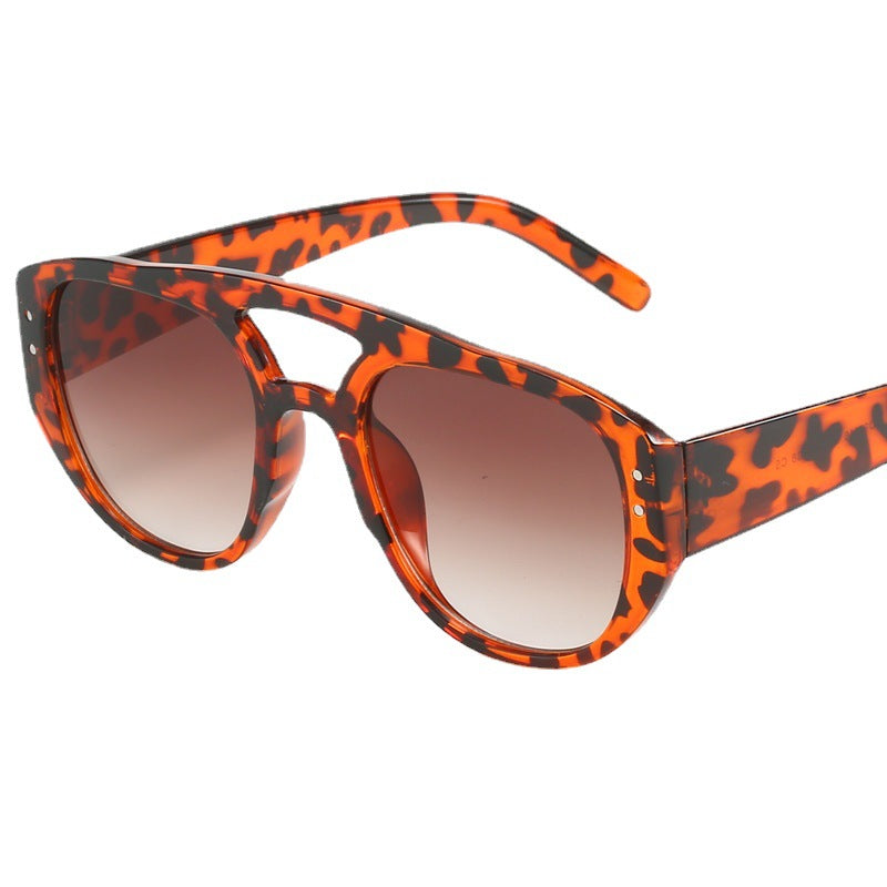 Damen Modische Sonnenbrille im stilvollen Leopardenmuster Karnz