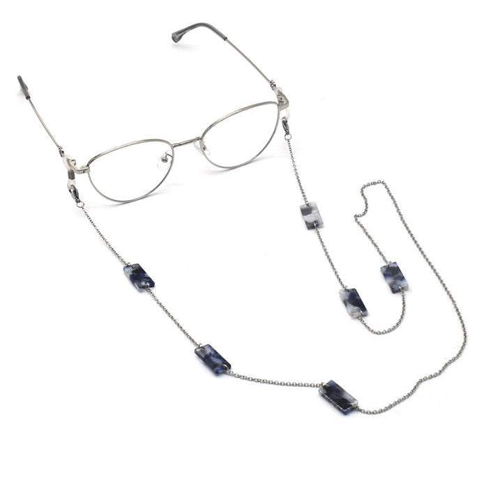 Elegante mit Perlen akzentuierte Brillenhalterkette Karnz