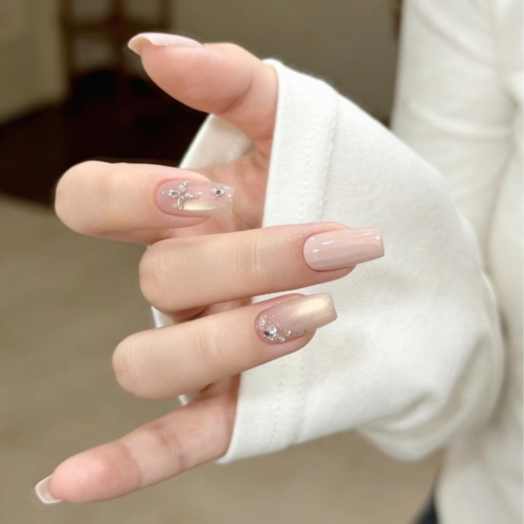 Dekorative Nagelkunst Verlängerungen