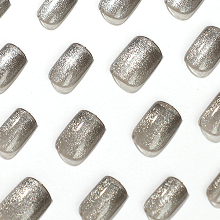 Glitzernde Nagelverlängerungen Karnz