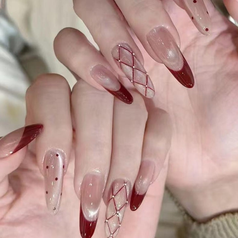 Dekorative Glitzer French Tip Nagelverzierungen Karnz