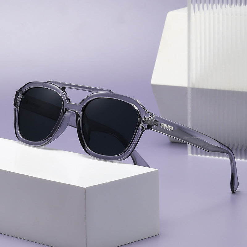 Damen stilvolle Sonnenbrille im modernen Design Karnz