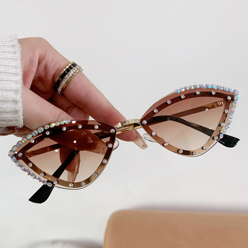 Damen Cat-Eye Sonnenbrille mit funkelnden Strassverzierungen Karnz