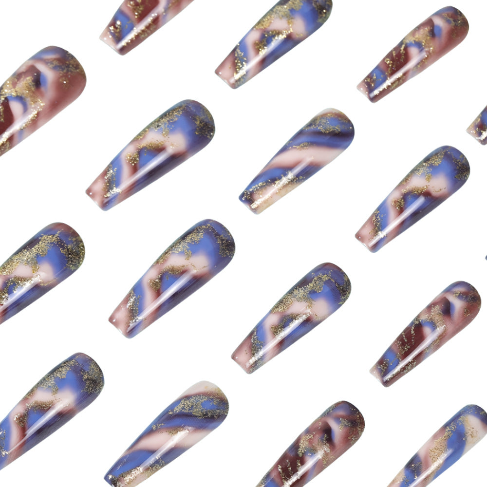 Kunstnägel mit luxuriösem Design Karnz