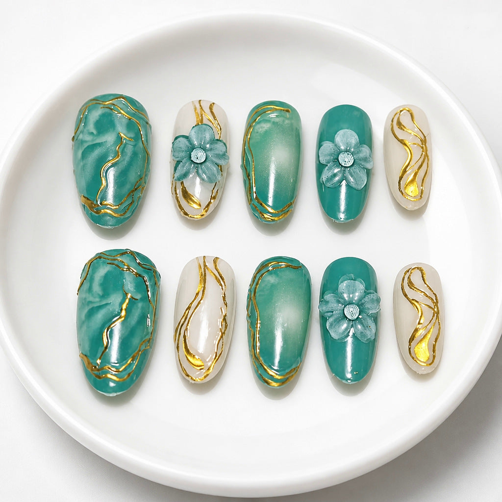 Dekoratives Floral Press-On Nagelkunst Set Karnz