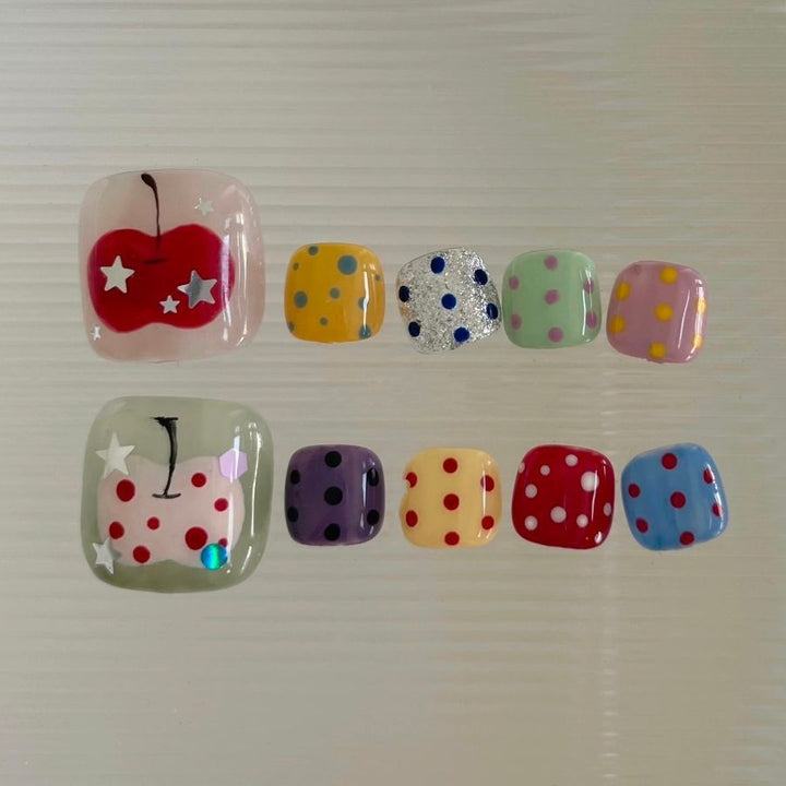 Dekorative Nagelkunst Karnz