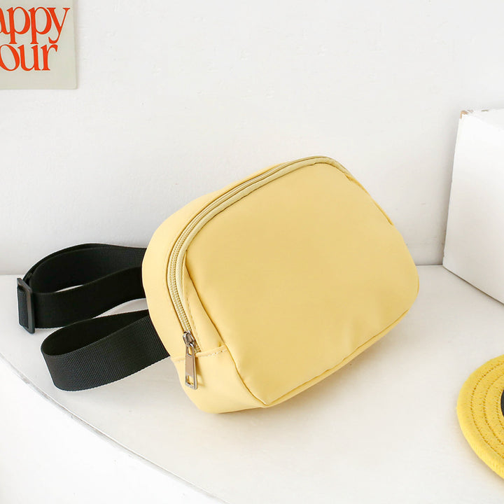 Modische Gürteltasche In Minimalistischer Form Karnz