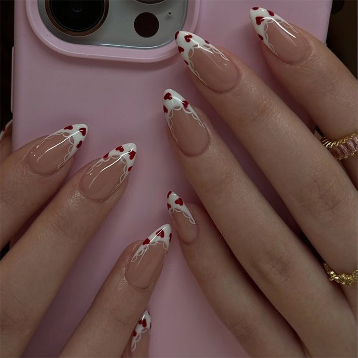 Kunstnagelset mit stilvollen Blumen- und Spitzenverzierungen Karnz