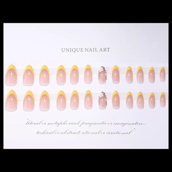 Kunstnagelset mit elegantem französischen Design und 3D-Blumendekoren Karnz