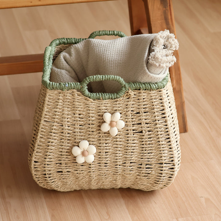 Handgefertigter Korb mit Blumenapplikation Karnz