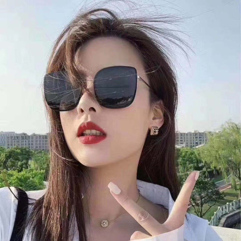 Damen moderne quadratische Sonnenbrille mit breiten Bügeln Karnz