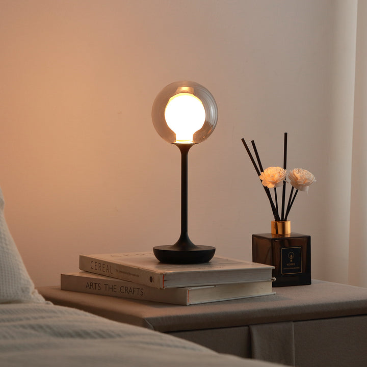 Elegante moderne Lampe für Schlafzimmer und Schreibtischbereiche