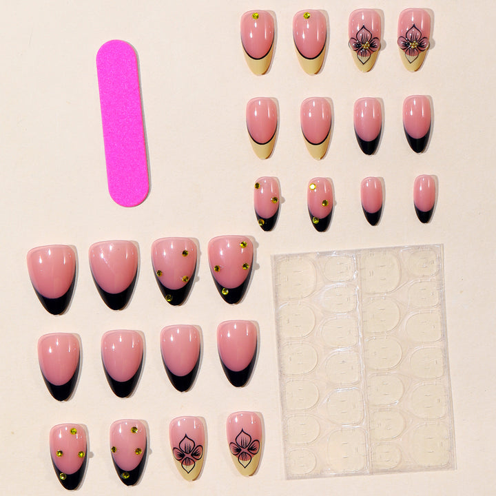 Künstlerisches Floral Design Nagelkunst Karnz