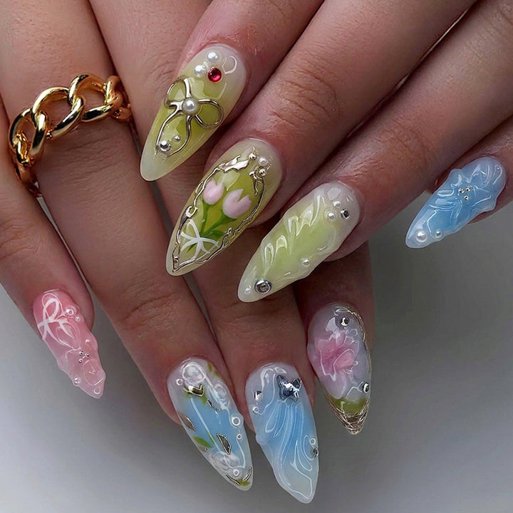 Florale artikulierte Press-On Nagelset Karnz