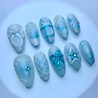 Dekorativer Press-On Nagelkunstset mit einzigartigen Designs Karnz