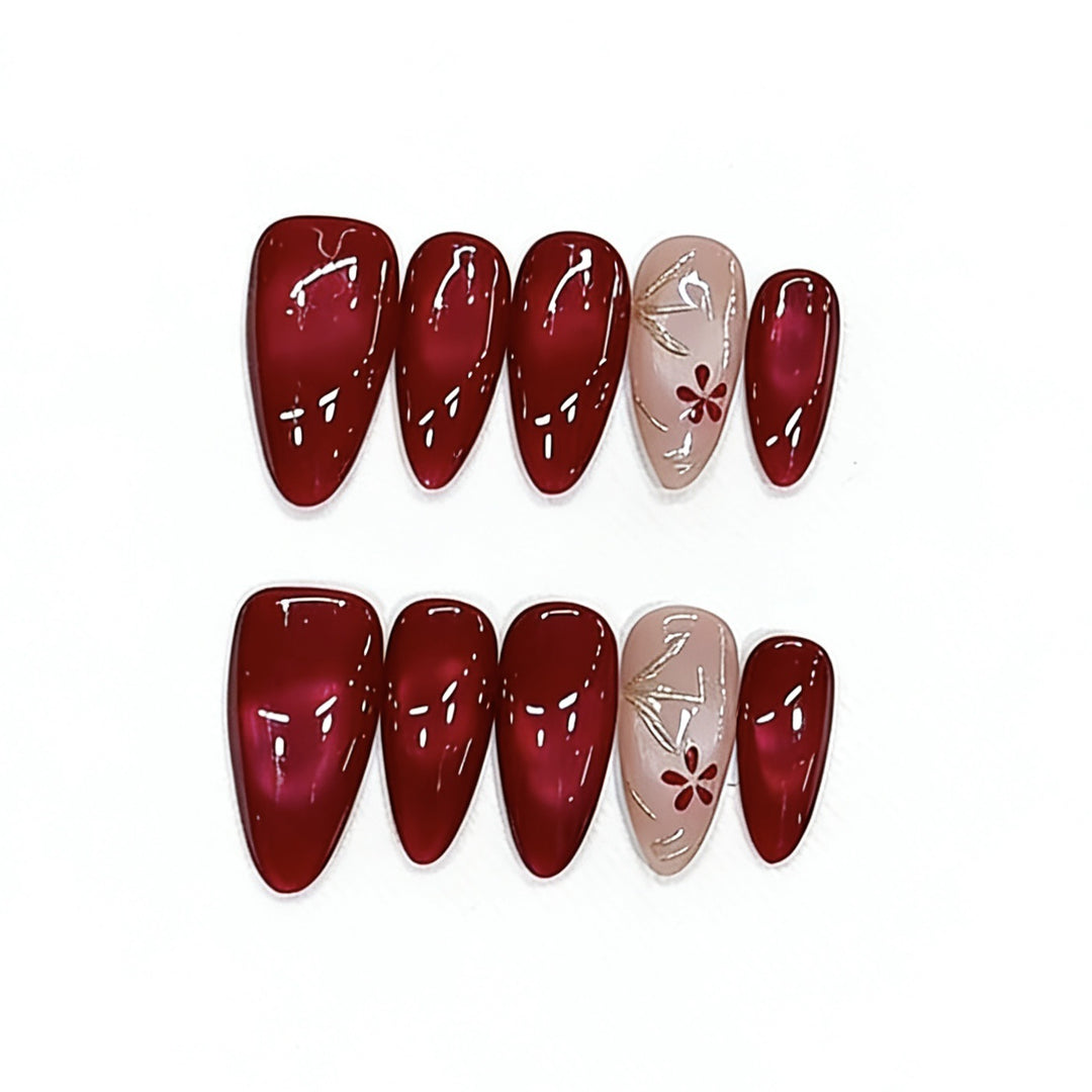 Elegantes rotes Press-On-Nagelkunst-Set Karnz