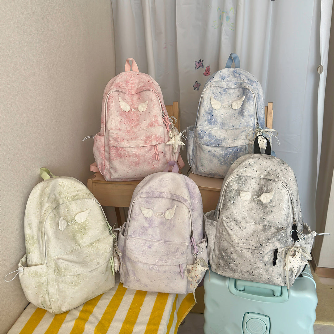 Funktionaler Rucksack mit dekorativen Flügelakzenten Karnz