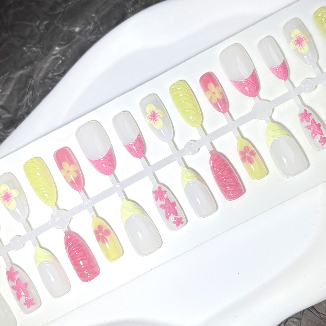 Dekoratives blumenmotiv Druck-On-Nagelset